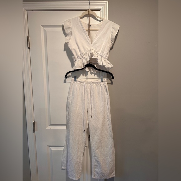 Two Piece White Set - Picture 4 of 4